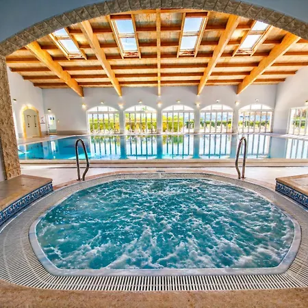 Oasis Parque Ground Floor With Pools, Jacuzzi & Tennis Apartment Portimao