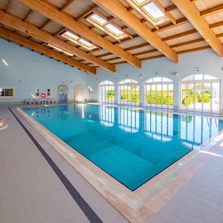 Oasis Parque Ground Floor With Pools, Jacuzzi & Tennis Apartment Portimao