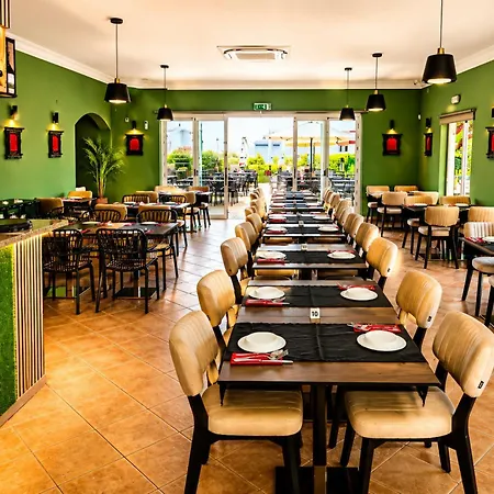 Oasis Parque Ground Floor With Pools, Jacuzzi & Tennis * Portimao